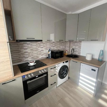 Luxury Apartment Питещ Екстериор снимка