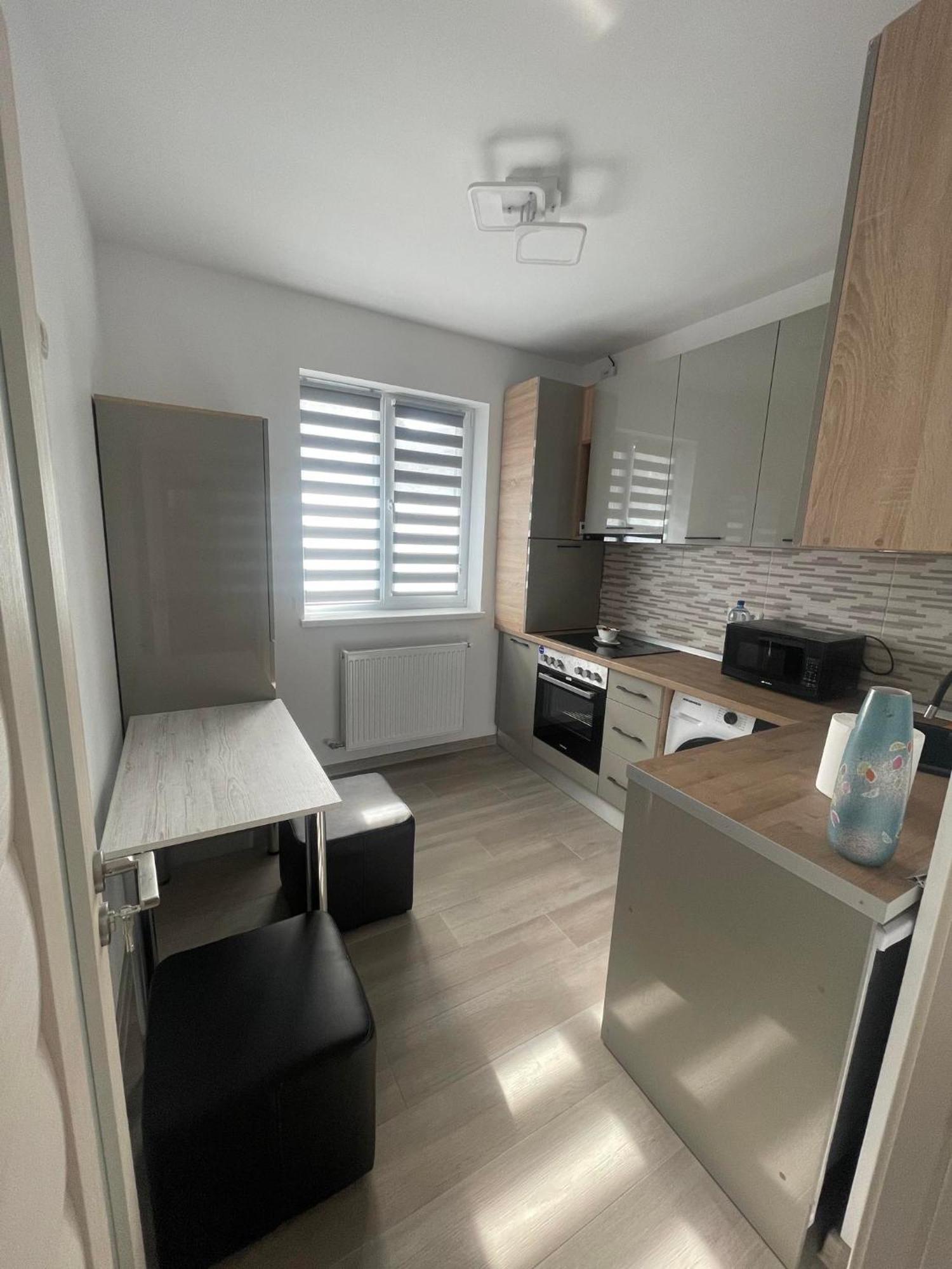 Luxury Apartment Питещ Екстериор снимка